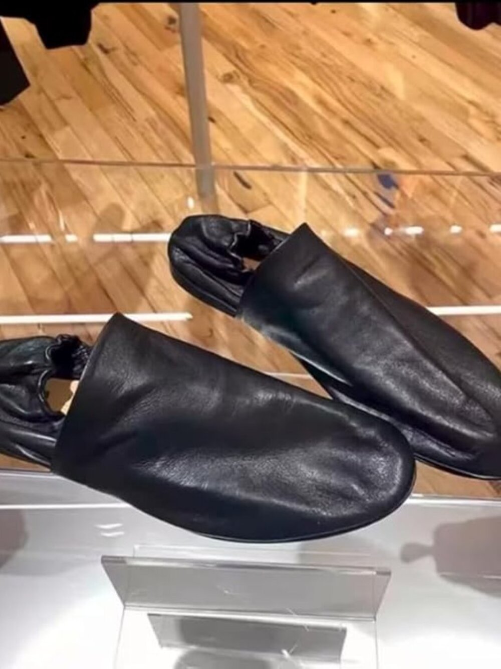 Genuine Leather Women Slip On Black Round Toe Ballet Flats Vintage NEW Size 7 38
